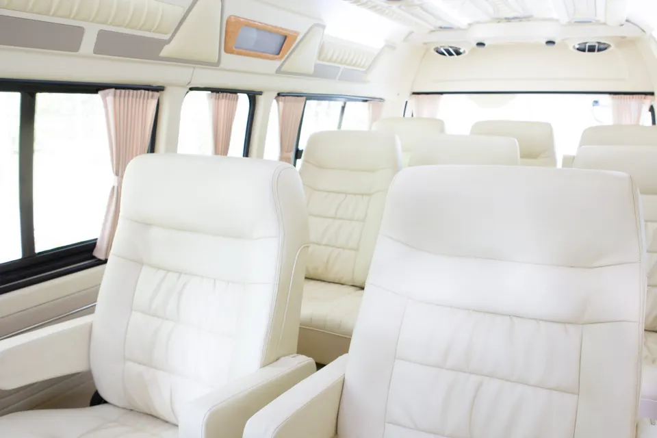Jasa Sewa Hiace Luxury Jogja untuk Perjalanan Lebih Nyaman