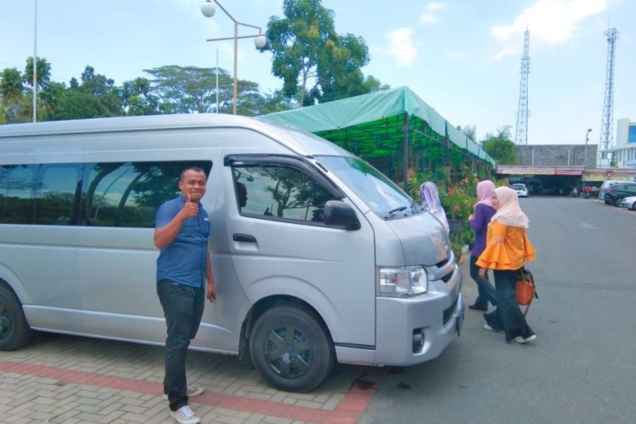 Sewa Hiace Commuter Semarang