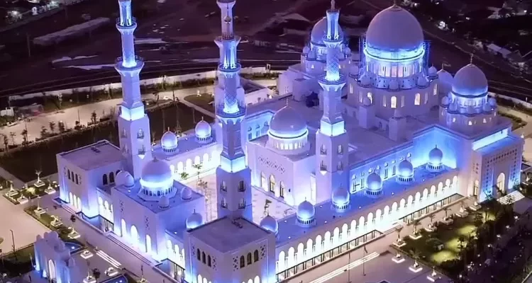 Masjid Raya Sheikh Zayed Solo