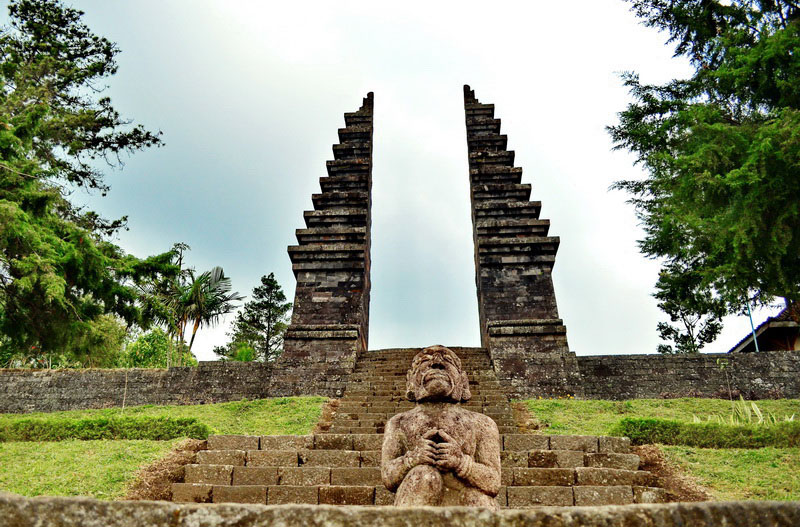 candi cetho