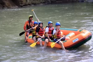 arung jeram sungai elo magelang